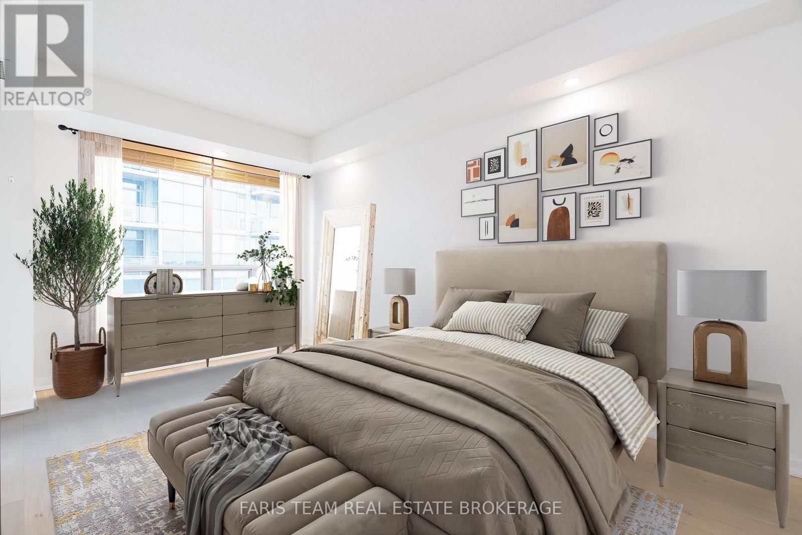 806 - 88 PALACE PIER COURT Image 18