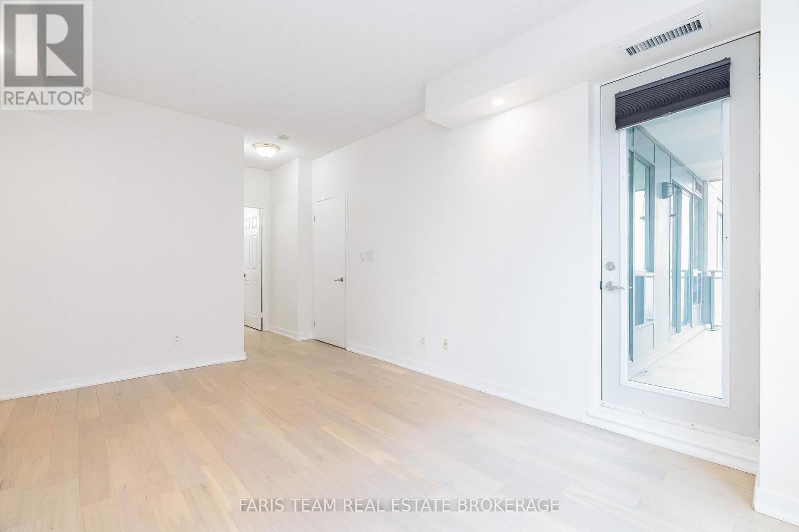 806 - 88 PALACE PIER COURT Image 24