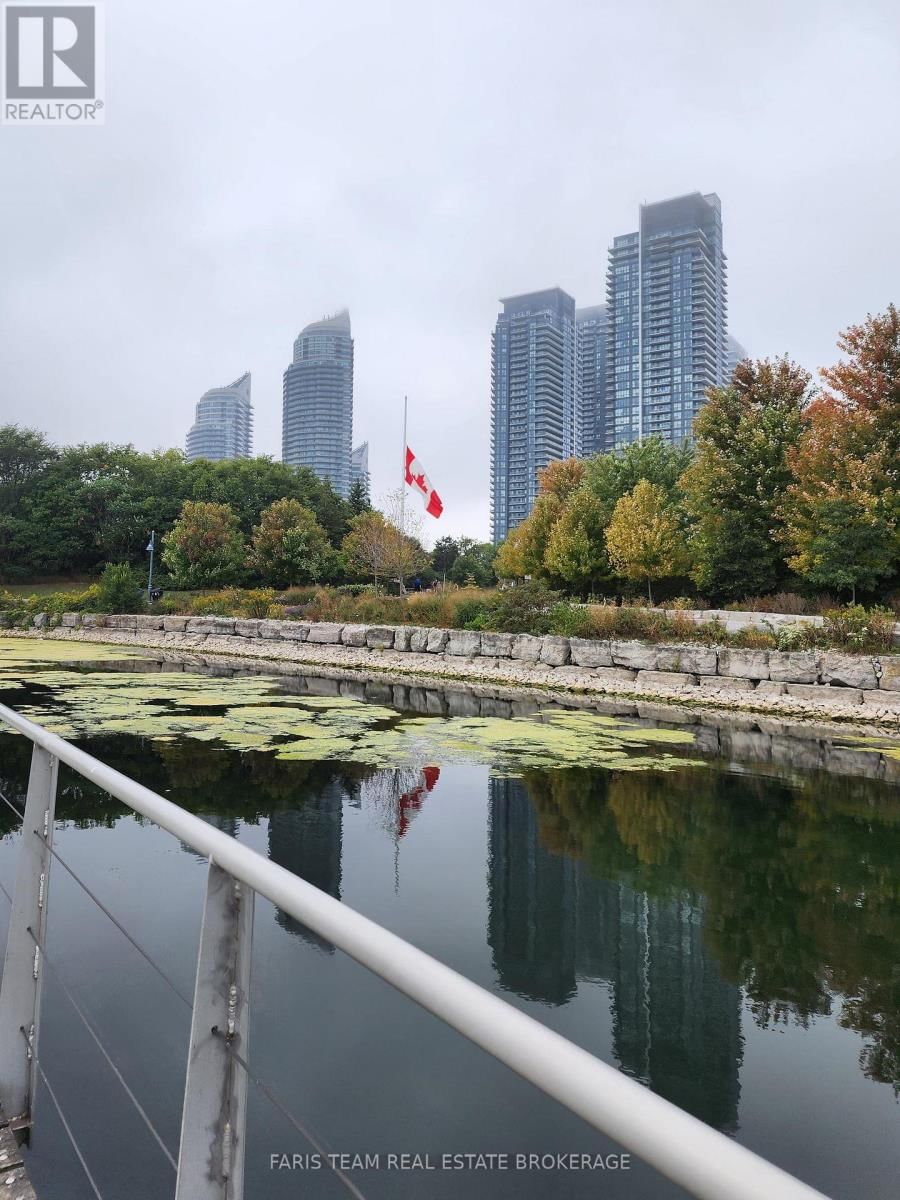 806 - 88 PALACE PIER COURT Image 29