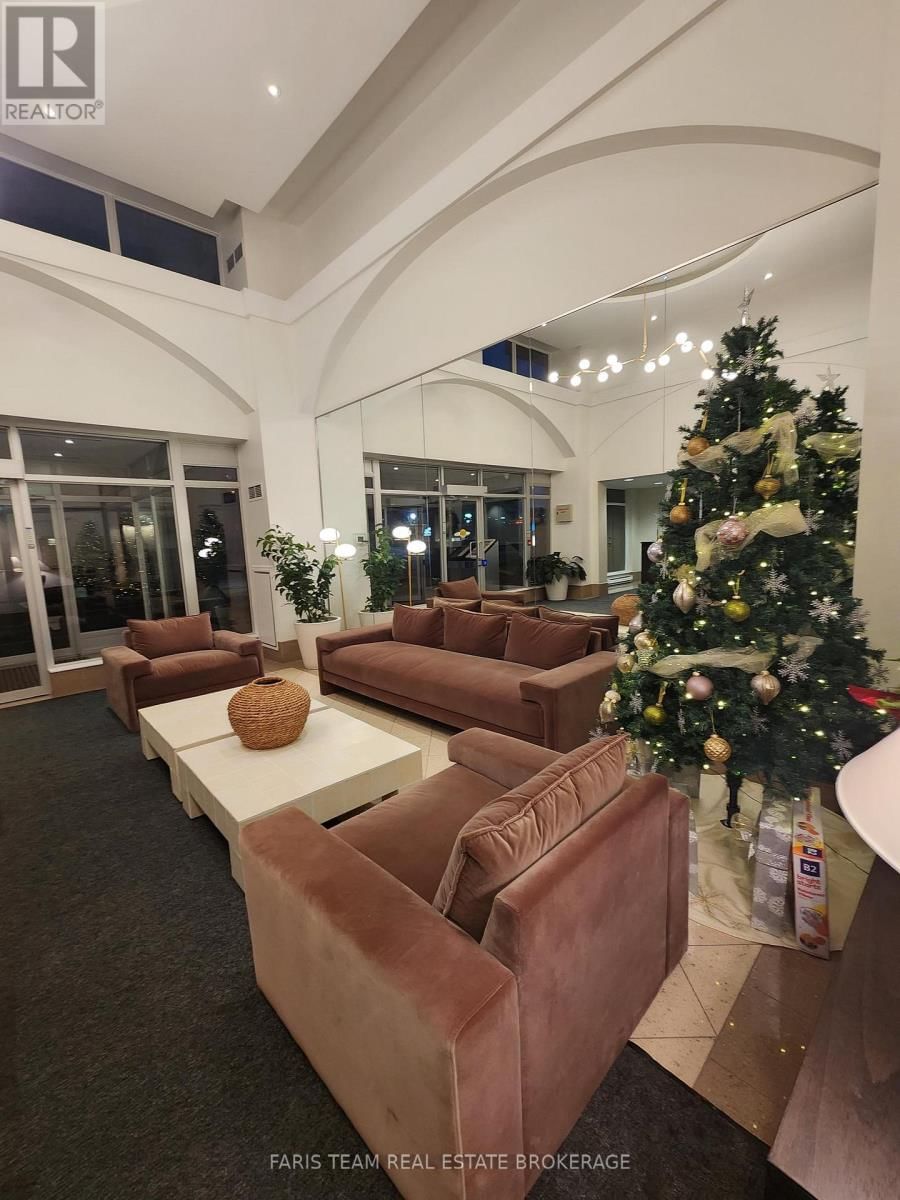 806 - 88 PALACE PIER COURT Image 32