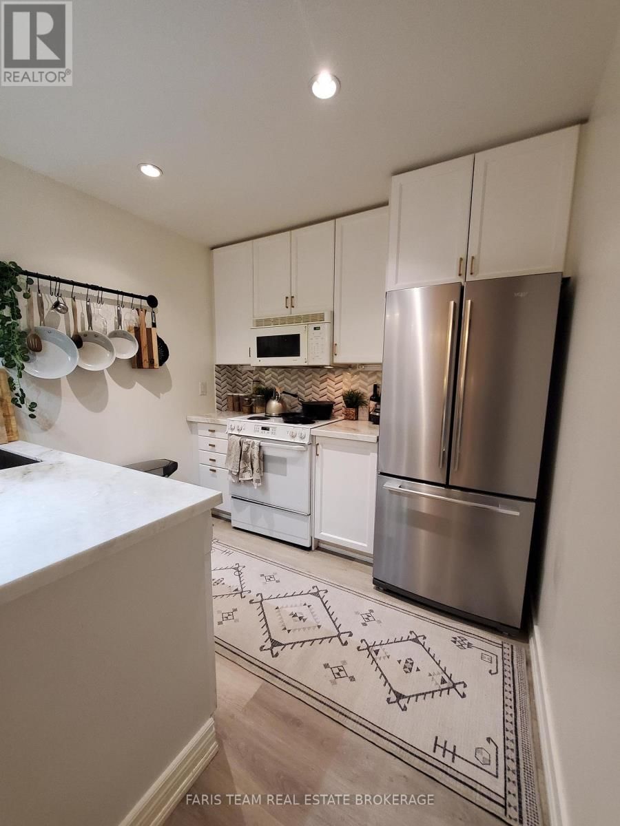 806 - 88 PALACE PIER COURT Image 36