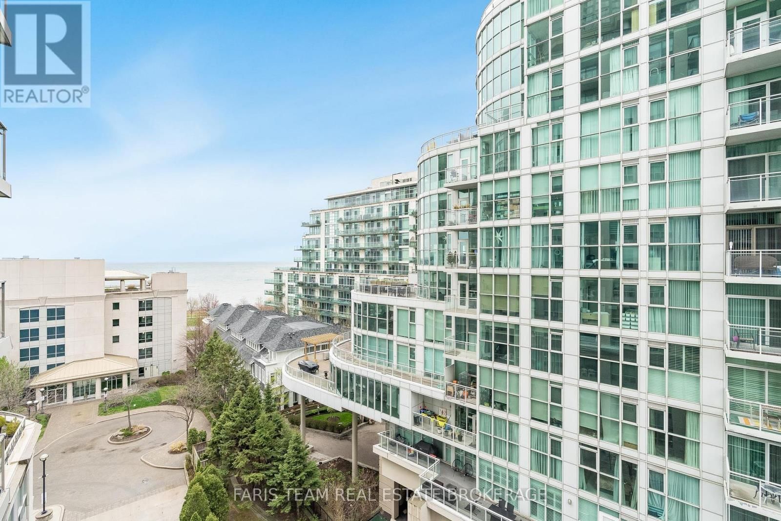 806 - 88 PALACE PIER COURT Image 4