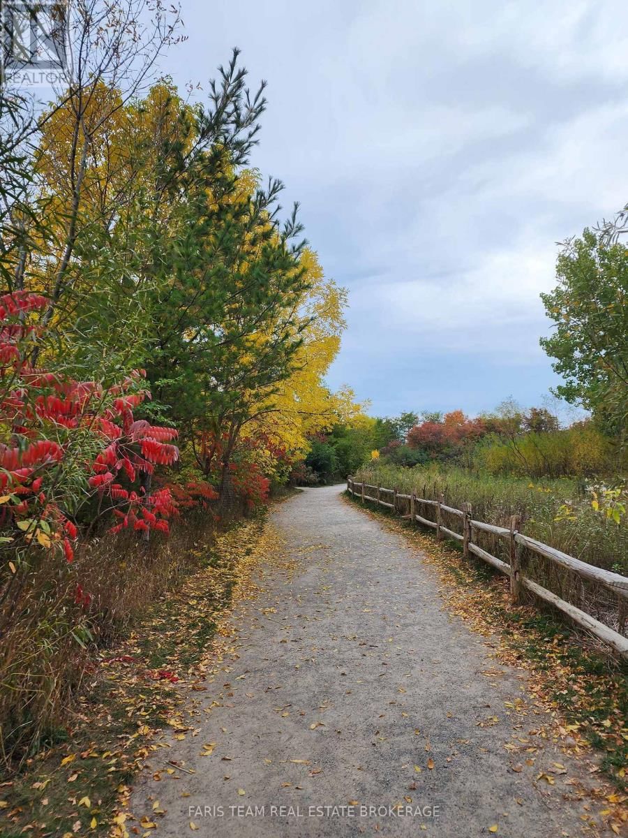 806 - 88 PALACE PIER COURT Image 46