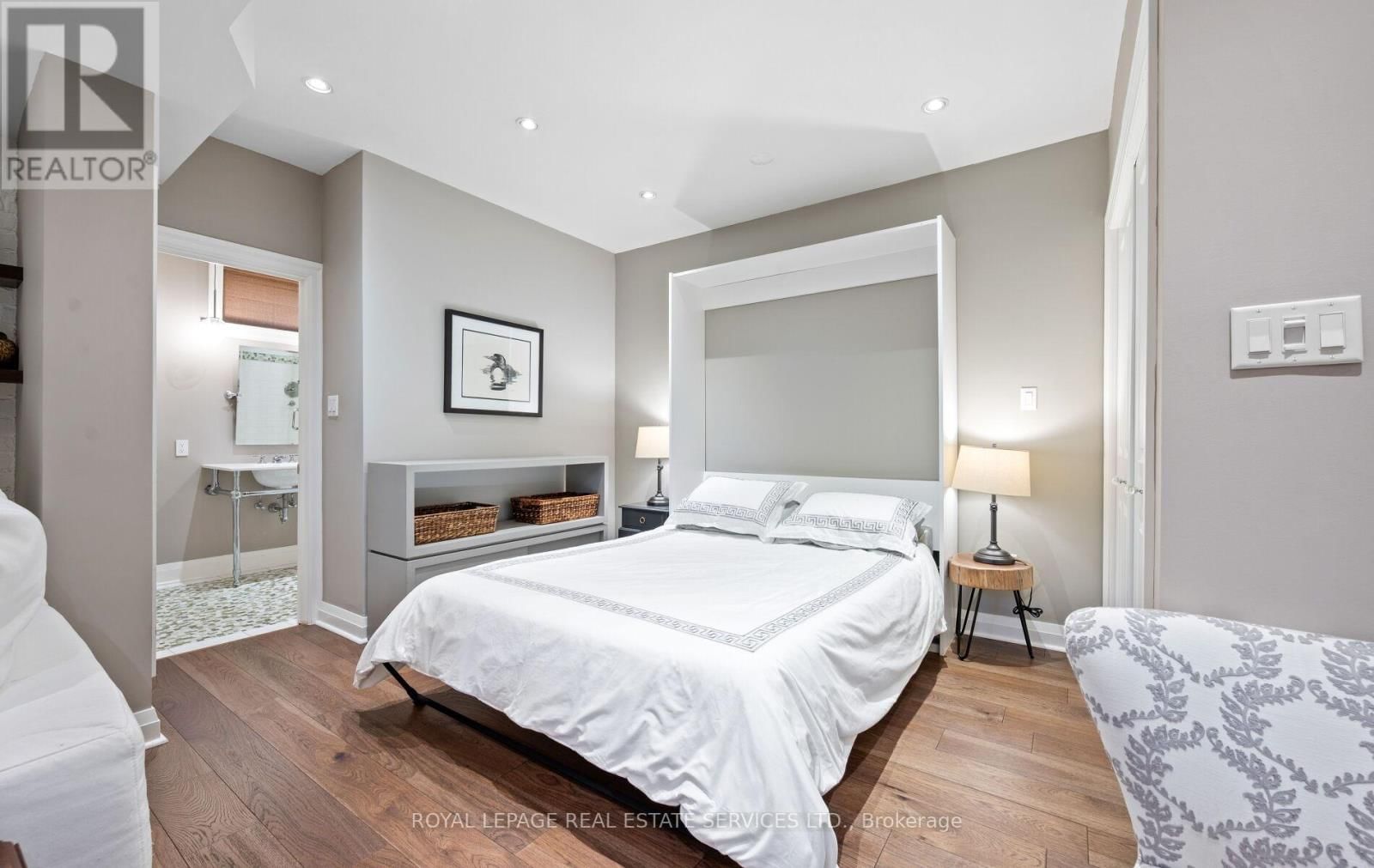 60 THOMPSON AVENUE Image 27