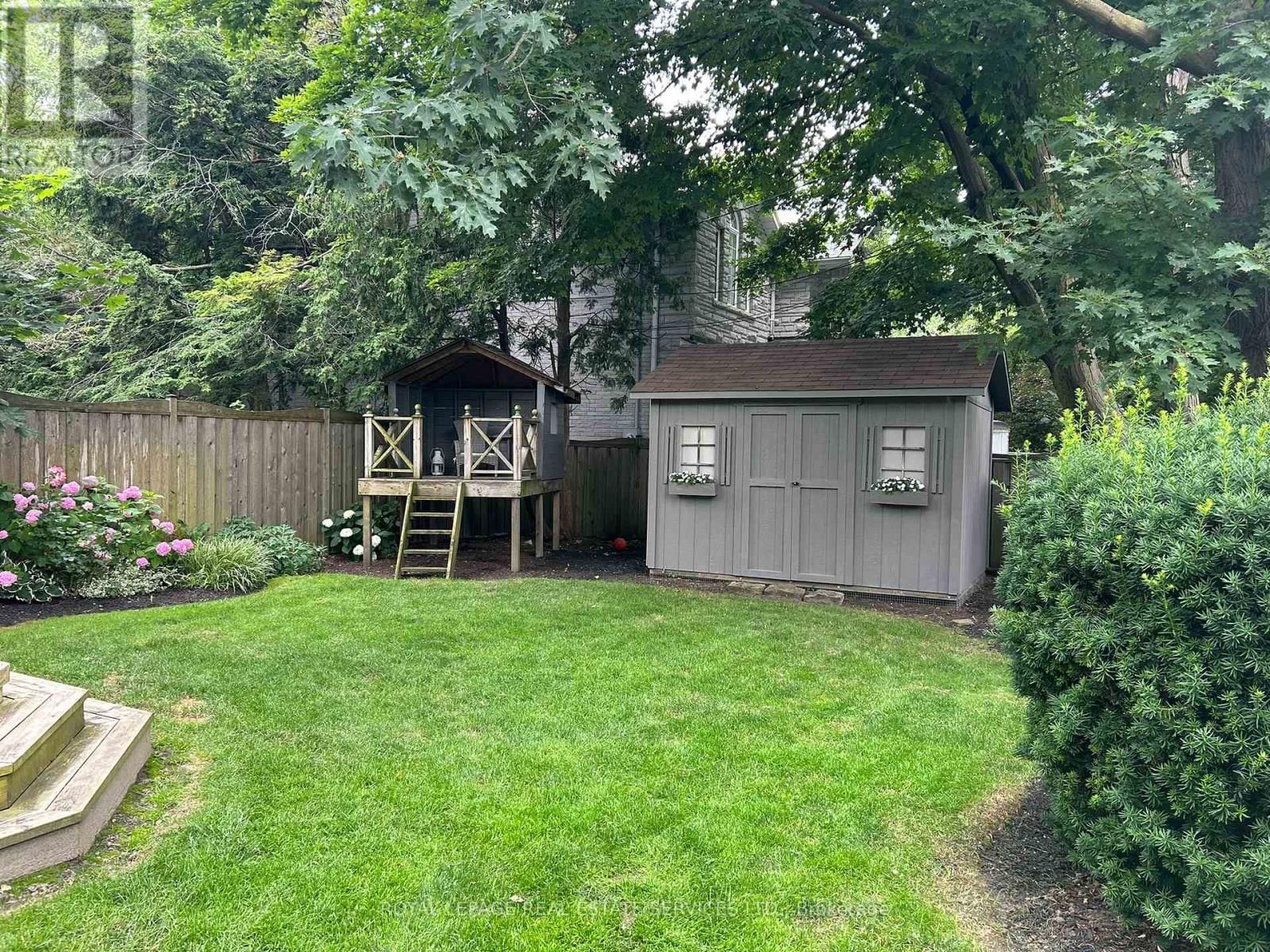 60 THOMPSON AVENUE Image 33