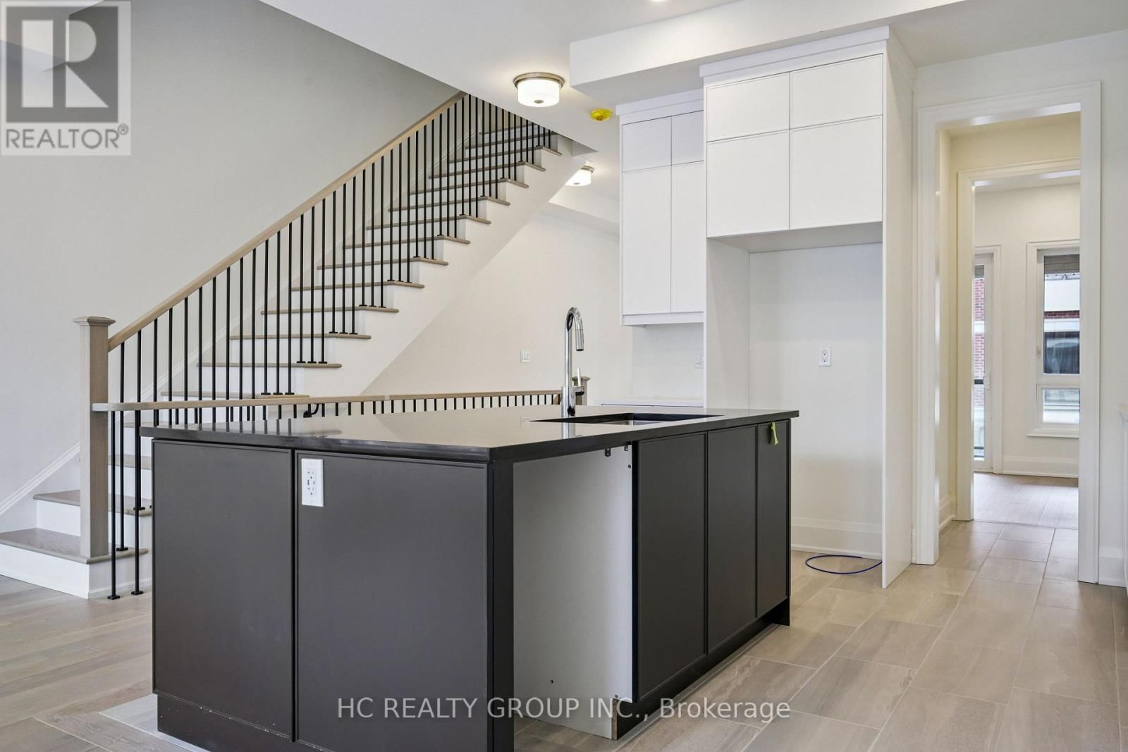 3316 TAHA GARDENS Image 22