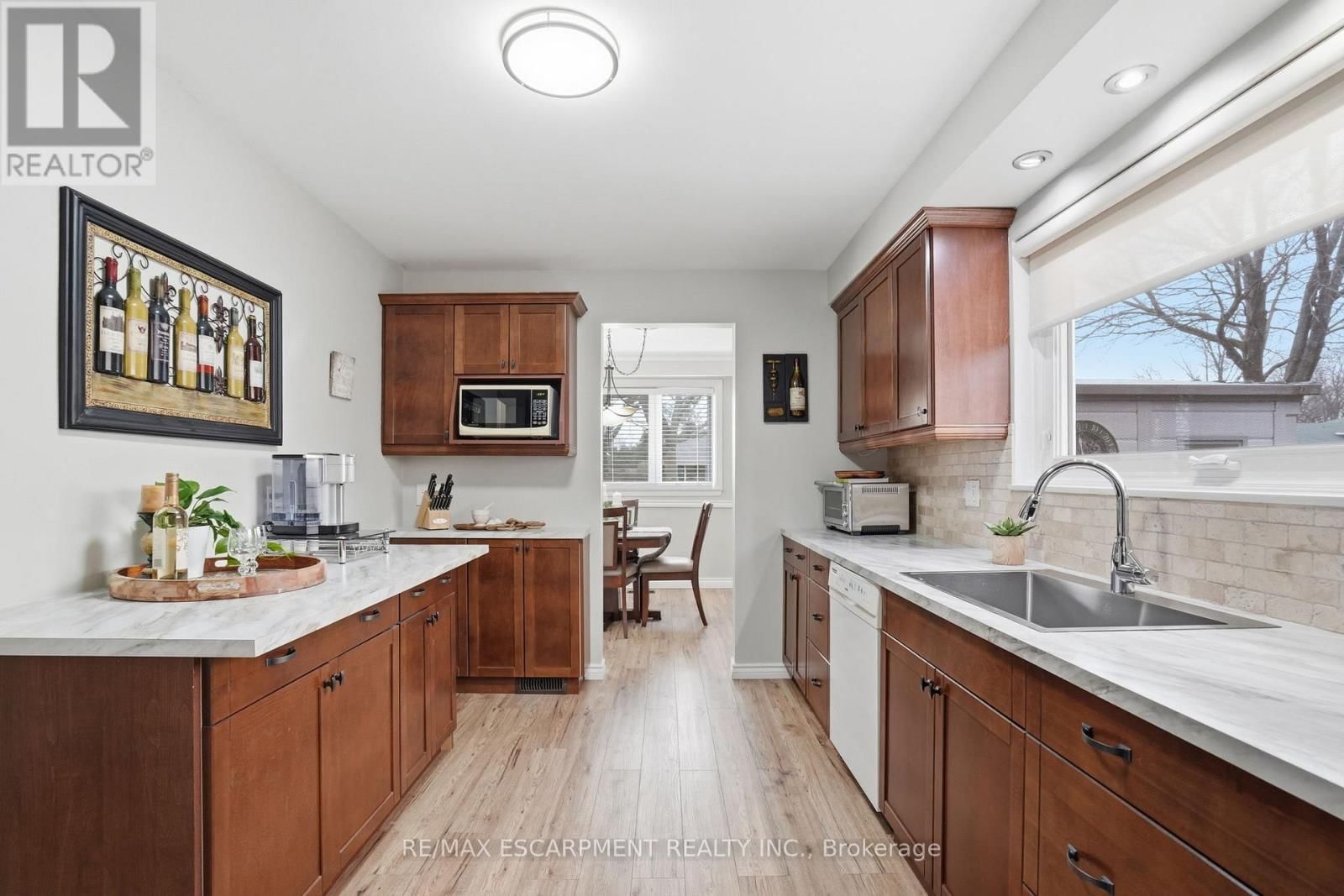 345 ERINDALE DRIVE Image 13