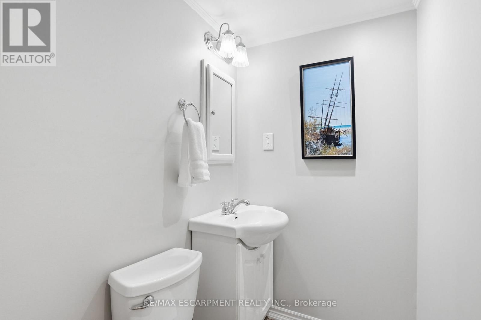 345 ERINDALE DRIVE Image 28