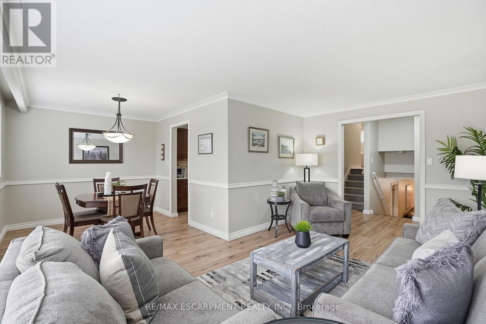 345 ERINDALE DRIVE Image 8