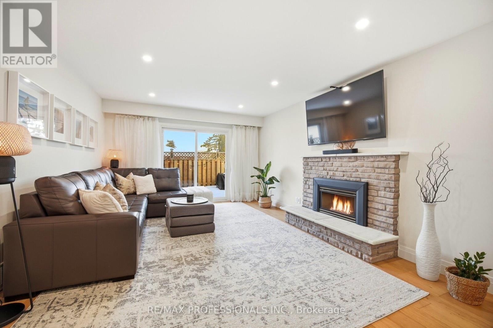 50 TROTTERS LANE Image 18