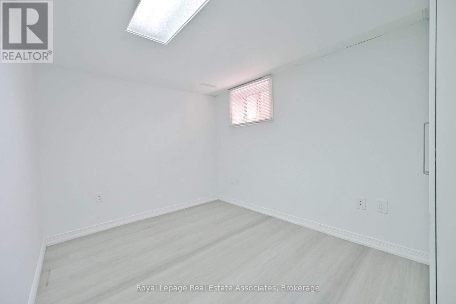 20 EAST DRIVE Image 17