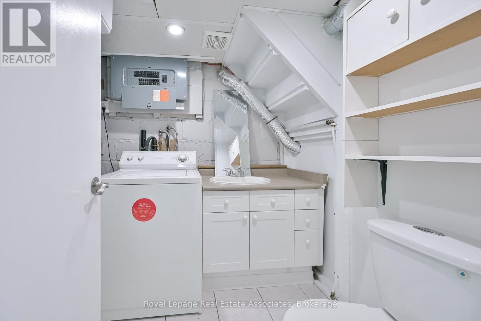 20 EAST DRIVE Image 19