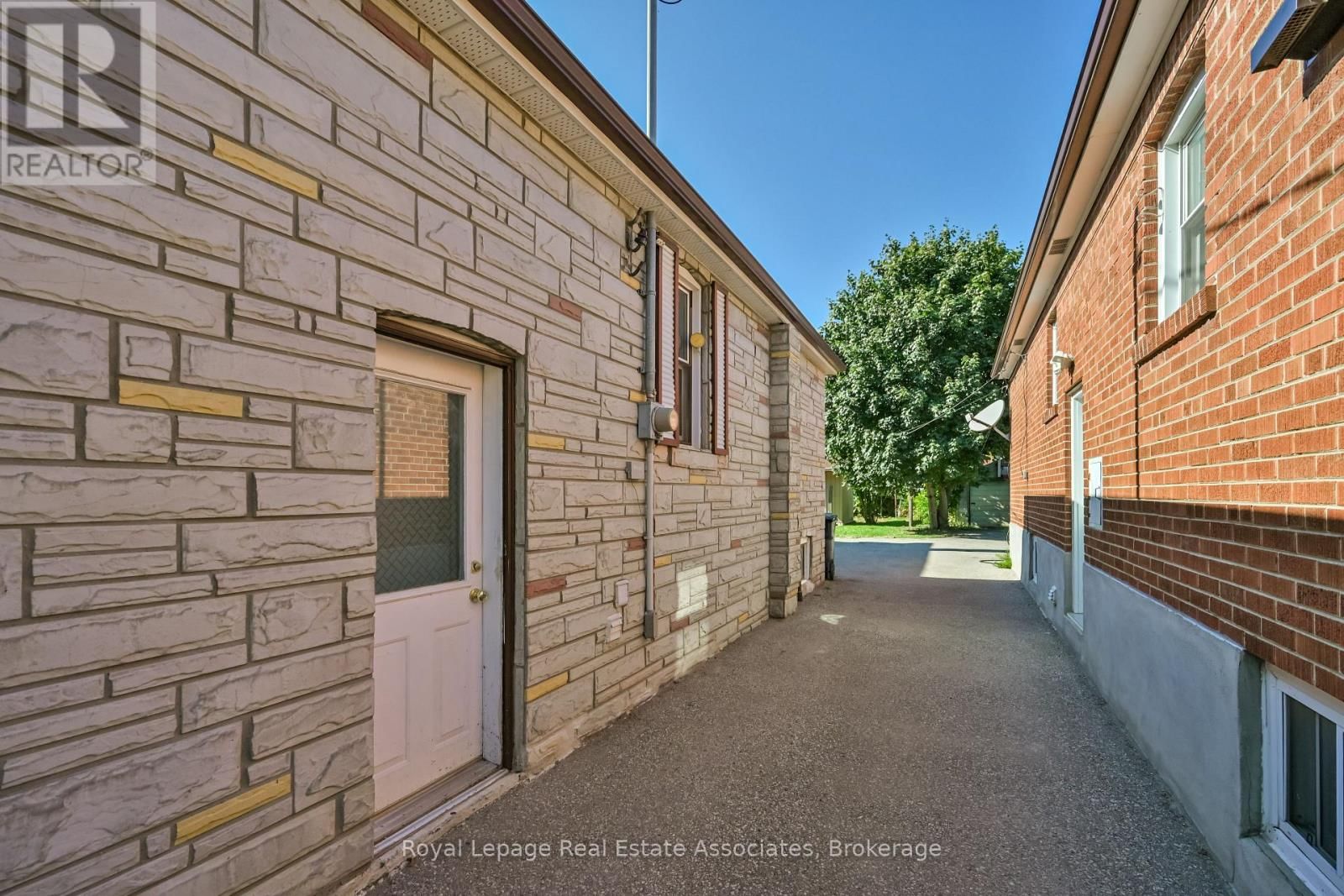 20 EAST DRIVE Image 21