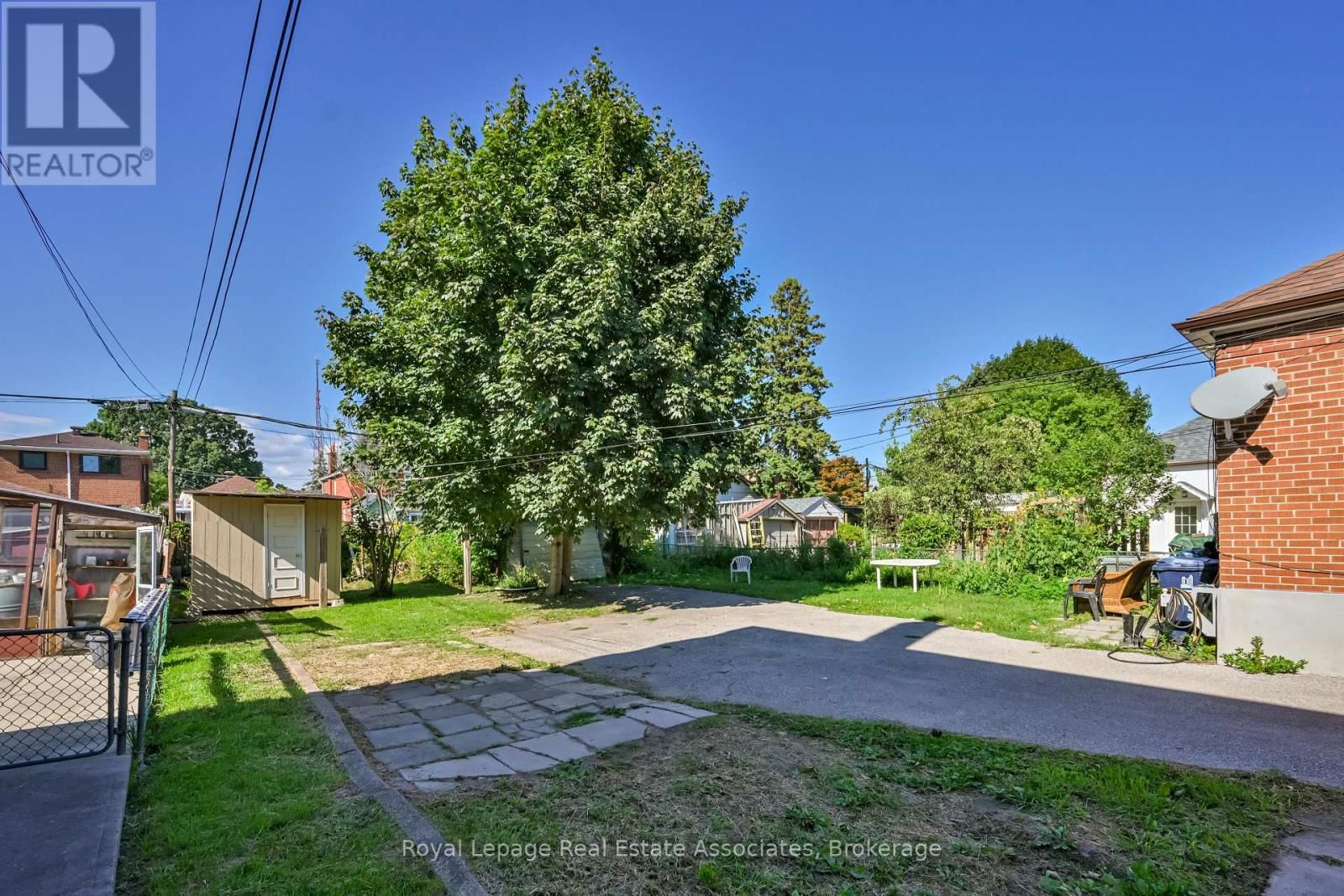 20 EAST DRIVE Image 23