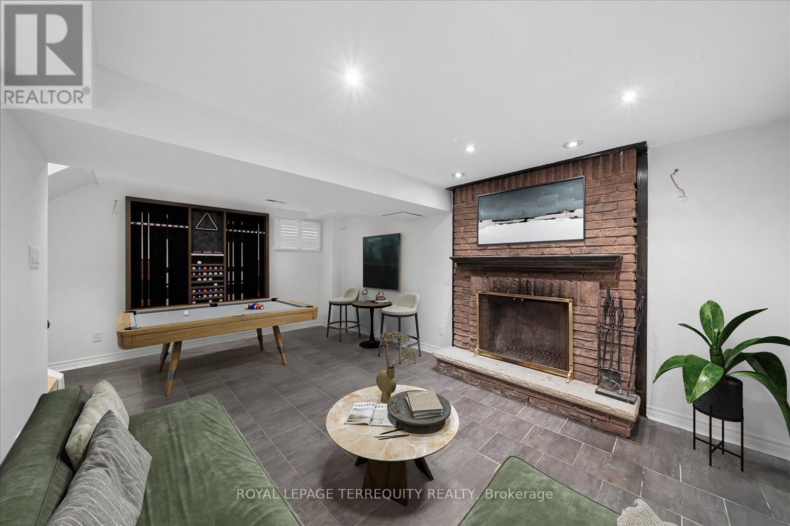 1825 HYDE MILL CRESCENT Image 36