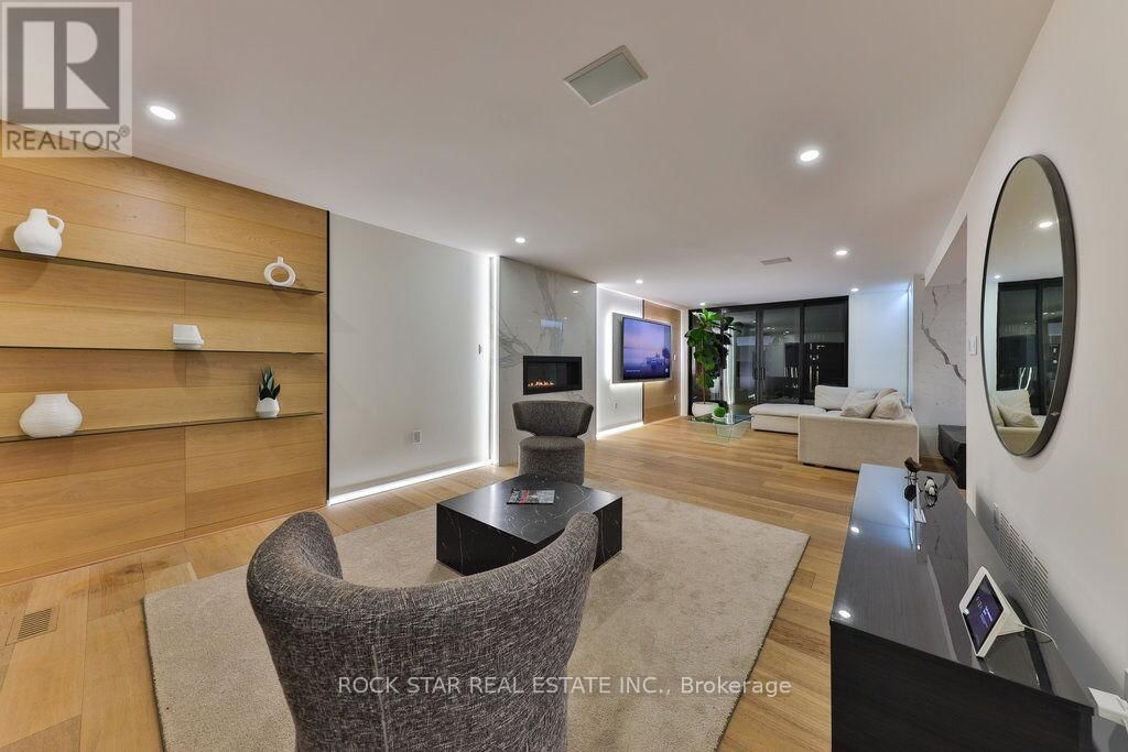 370 GOODRAM DRIVE Image 16