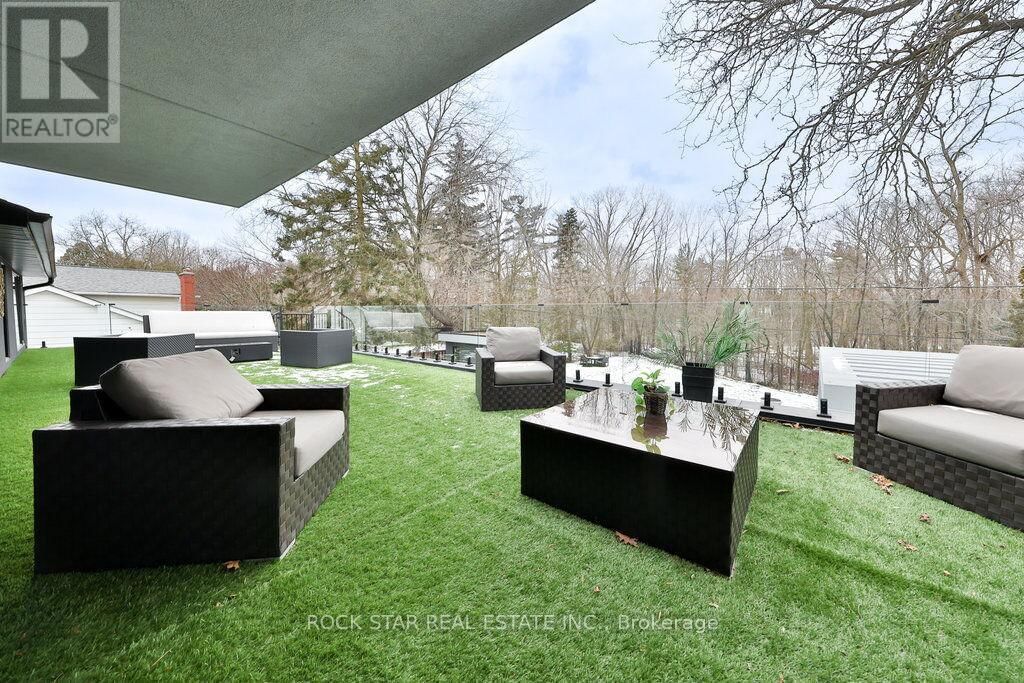 370 GOODRAM DRIVE Image 20