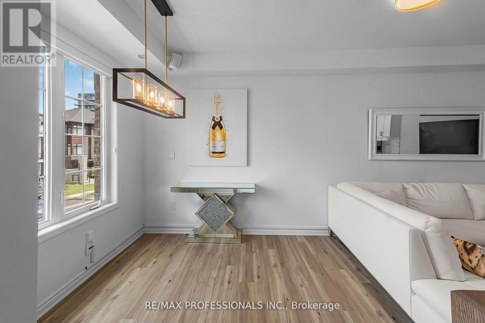 3 KEPPEL CIRCLE Image 18