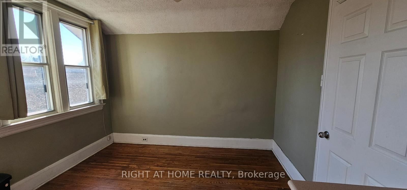 Main Floor - 72 ELEVENTH STREET Image 14