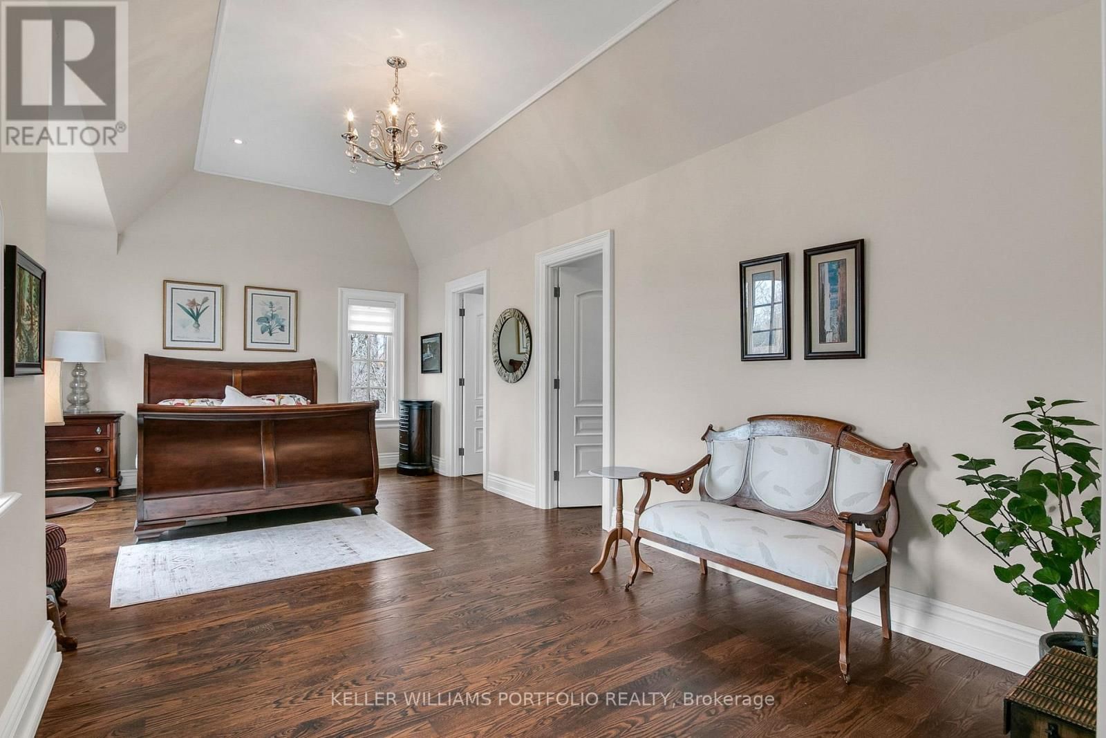 92 PINETREE WAY Image 26