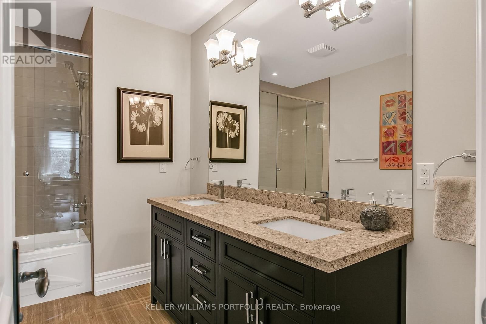 92 PINETREE WAY Image 33