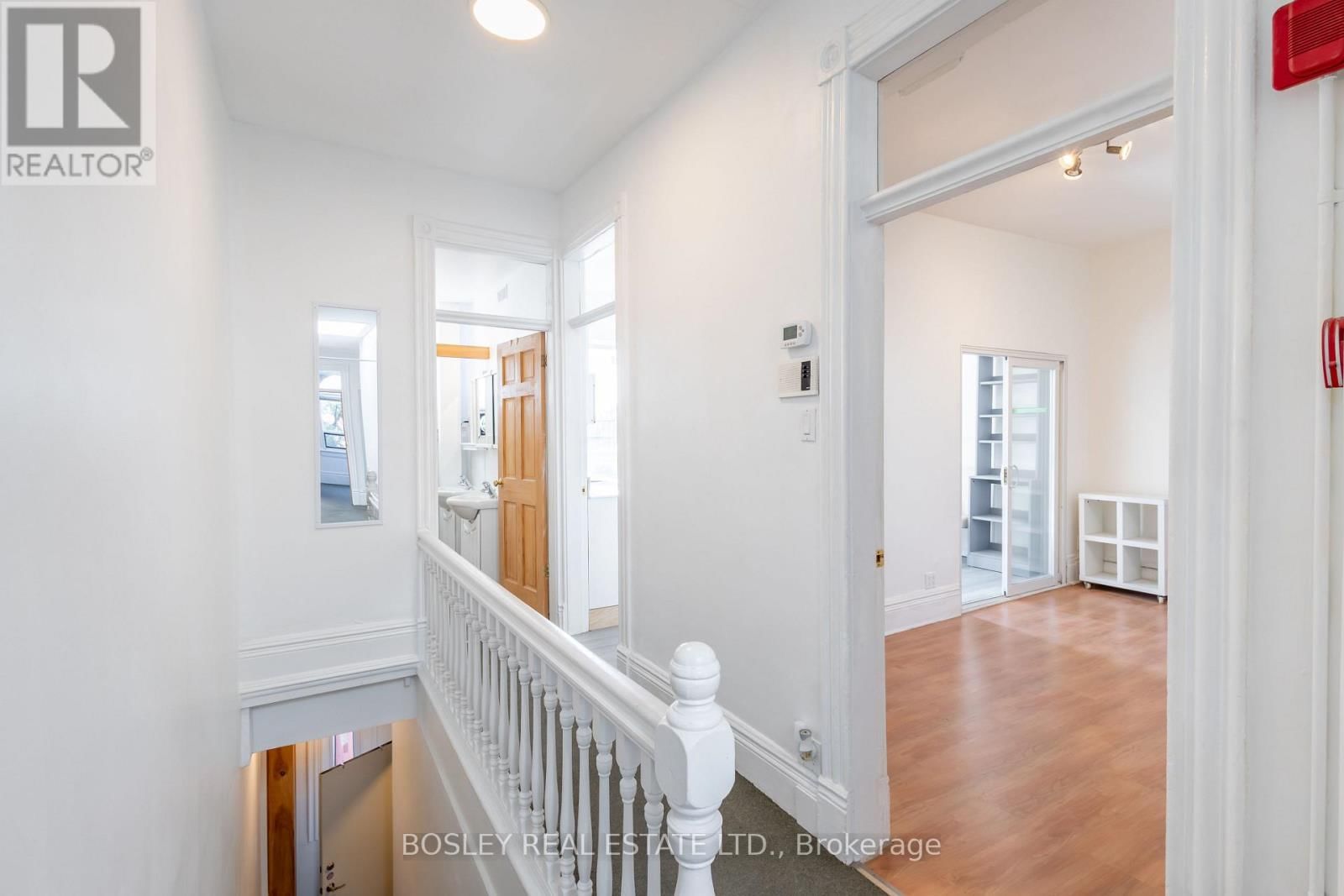 2963 DUNDAS STREET WEST Image 11