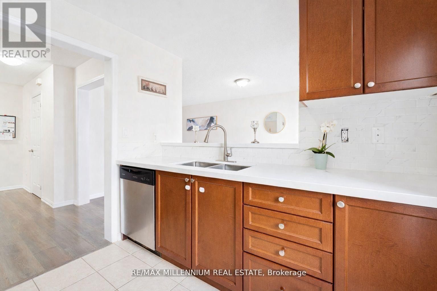 53 COLONEL FRANK CHING CRESCENT Image 10