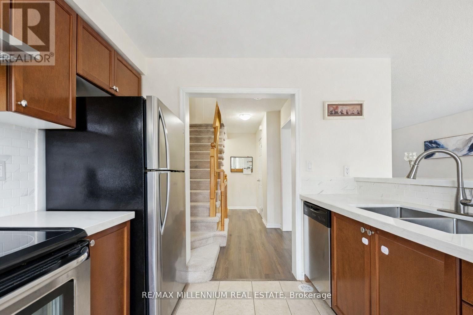 53 COLONEL FRANK CHING CRESCENT Image 11