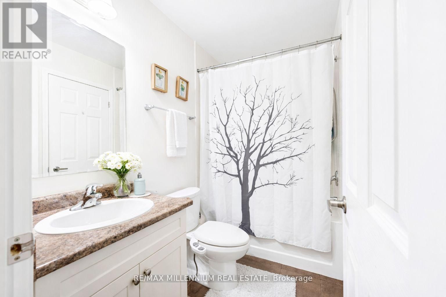 53 COLONEL FRANK CHING CRESCENT Image 19