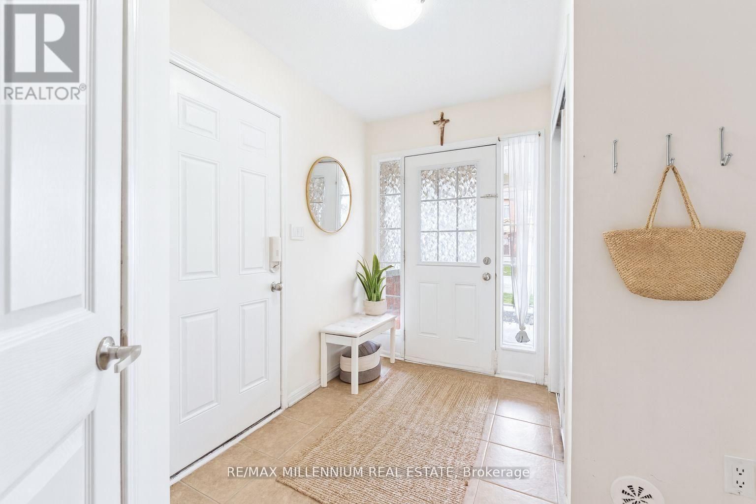 53 COLONEL FRANK CHING CRESCENT Image 5