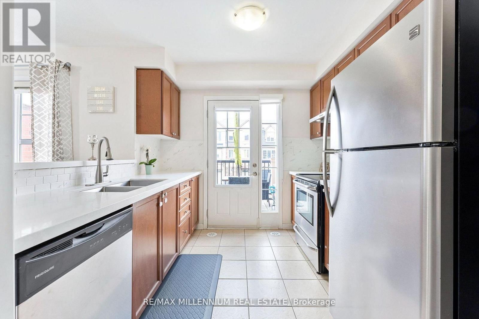 53 COLONEL FRANK CHING CRESCENT Image 7