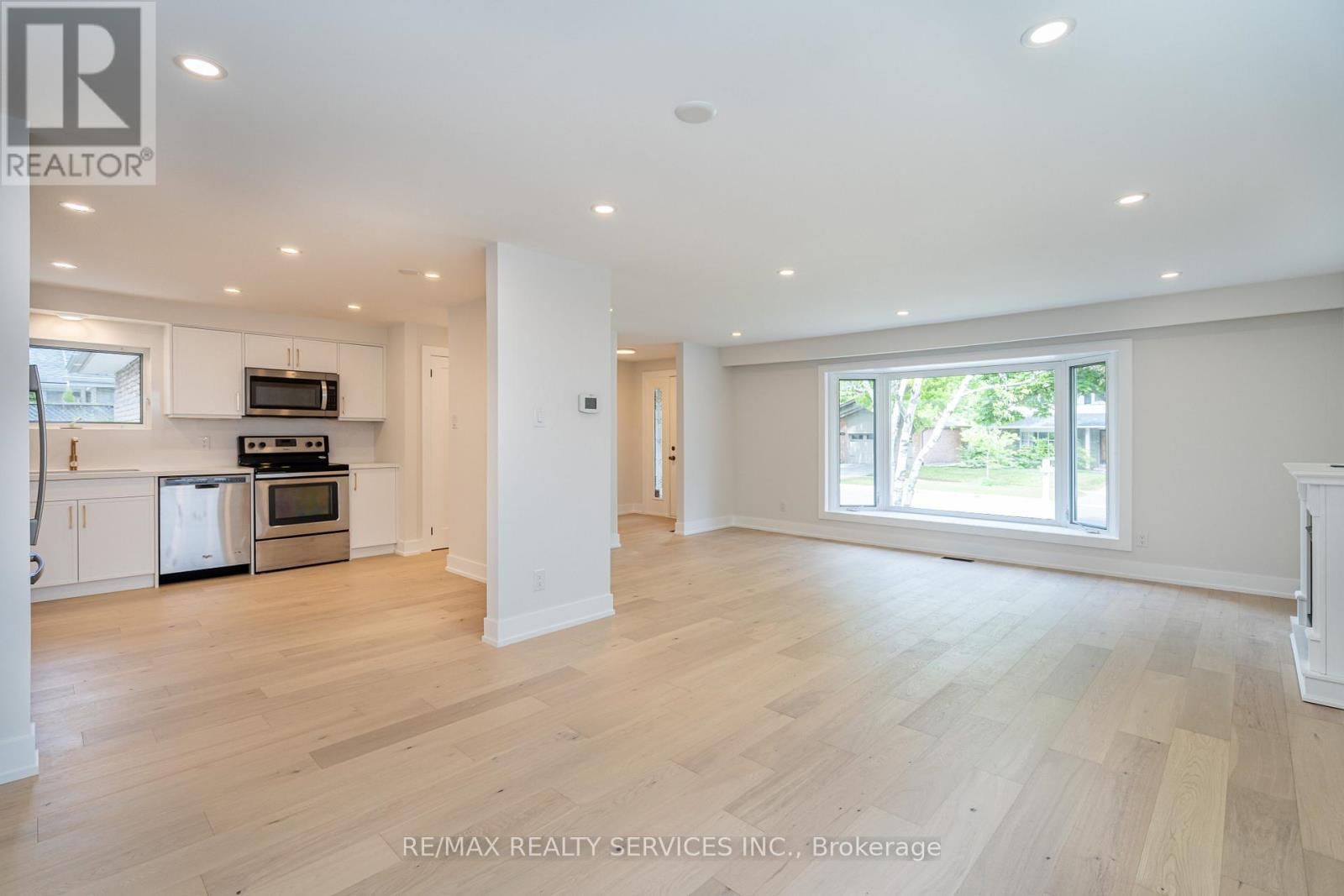 2296 DEVON ROAD Image 9