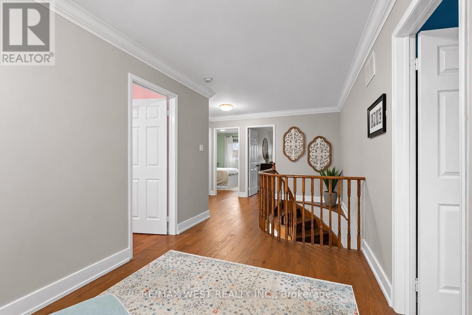 12 BERRYDOWN DRIVE Image 24