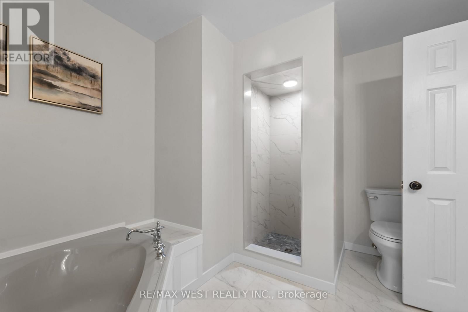 12 BERRYDOWN DRIVE Image 28