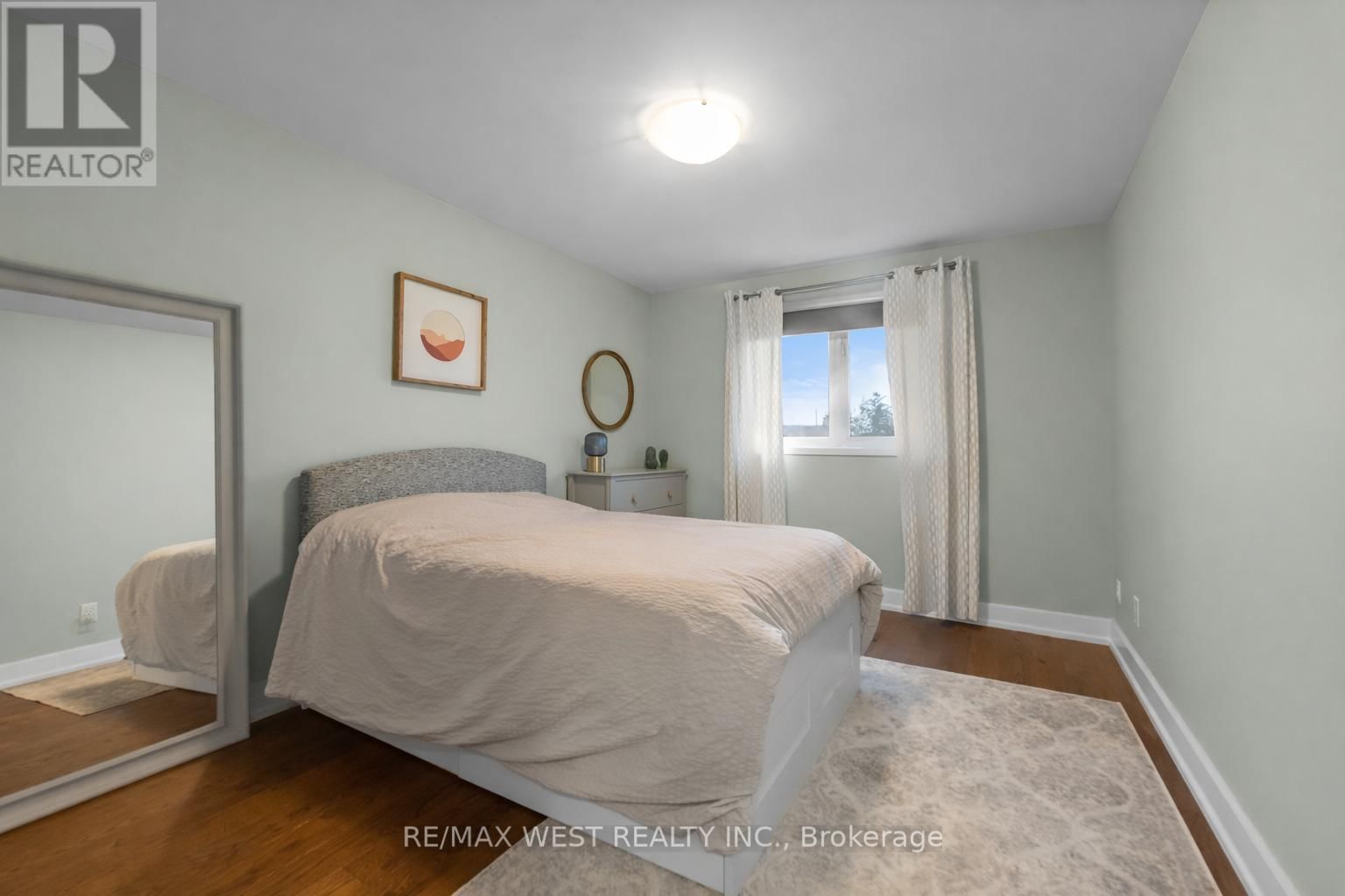 12 BERRYDOWN DRIVE Image 29