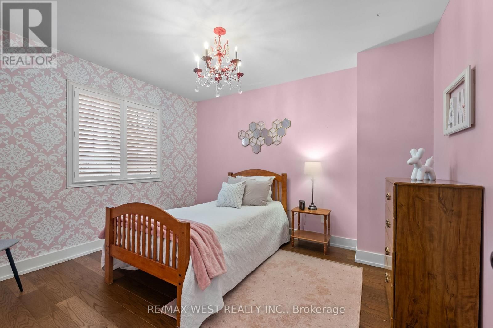 12 BERRYDOWN DRIVE Image 30