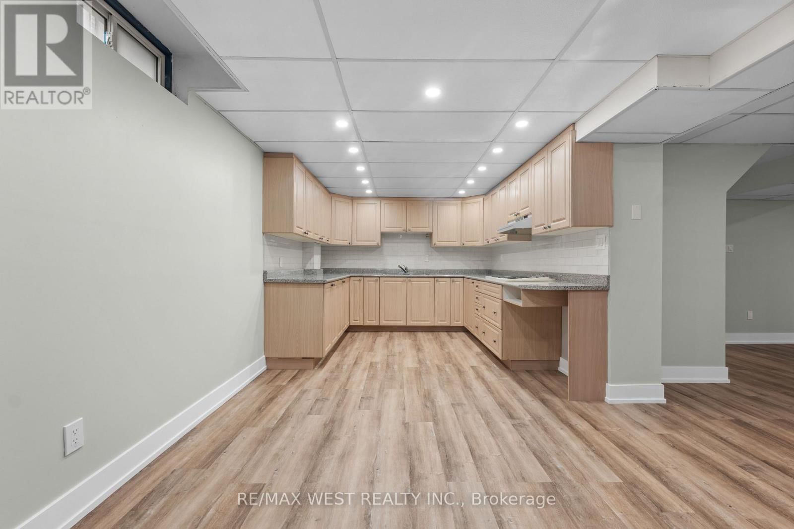 12 BERRYDOWN DRIVE Image 37