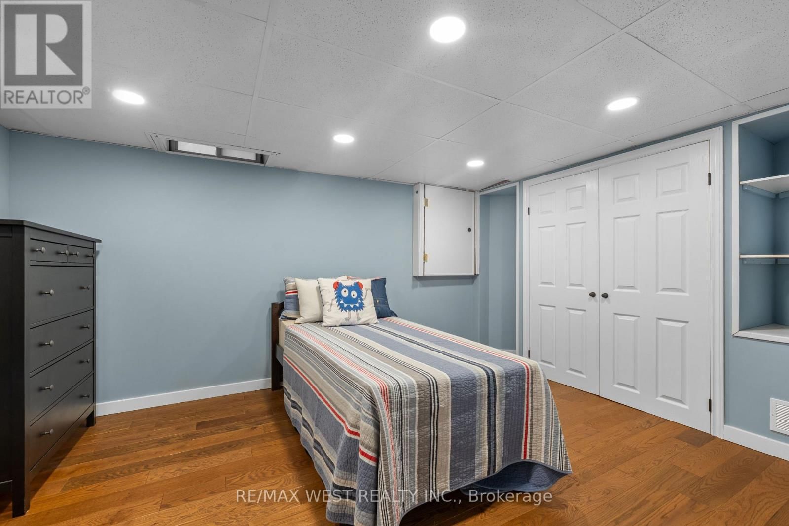 12 BERRYDOWN DRIVE Image 40