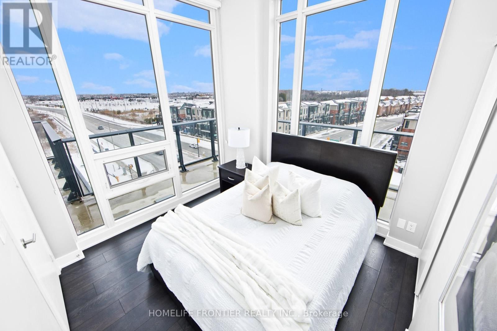 603 - 180 VETERANS DRIVE Image 16