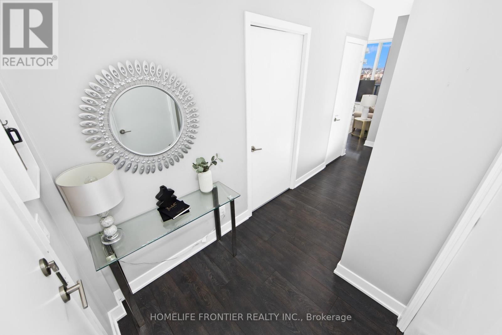 603 - 180 VETERANS DRIVE Image 4