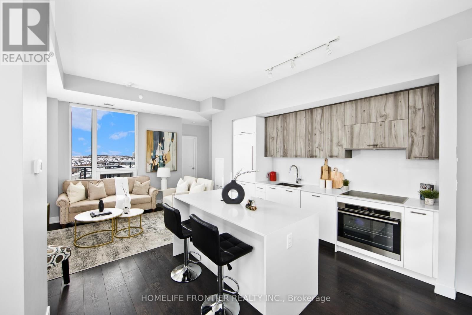 603 - 180 VETERANS DRIVE Image 9