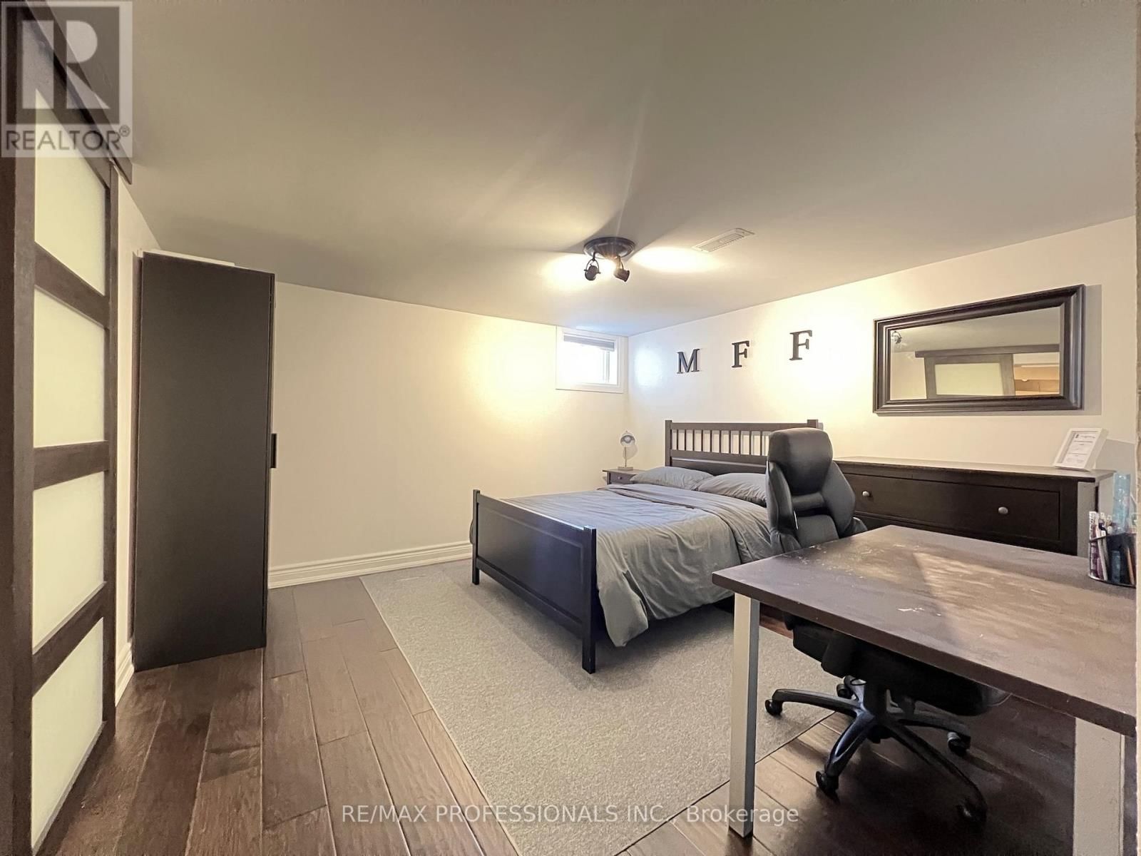 2504 DONNAVALE DRIVE Image 32