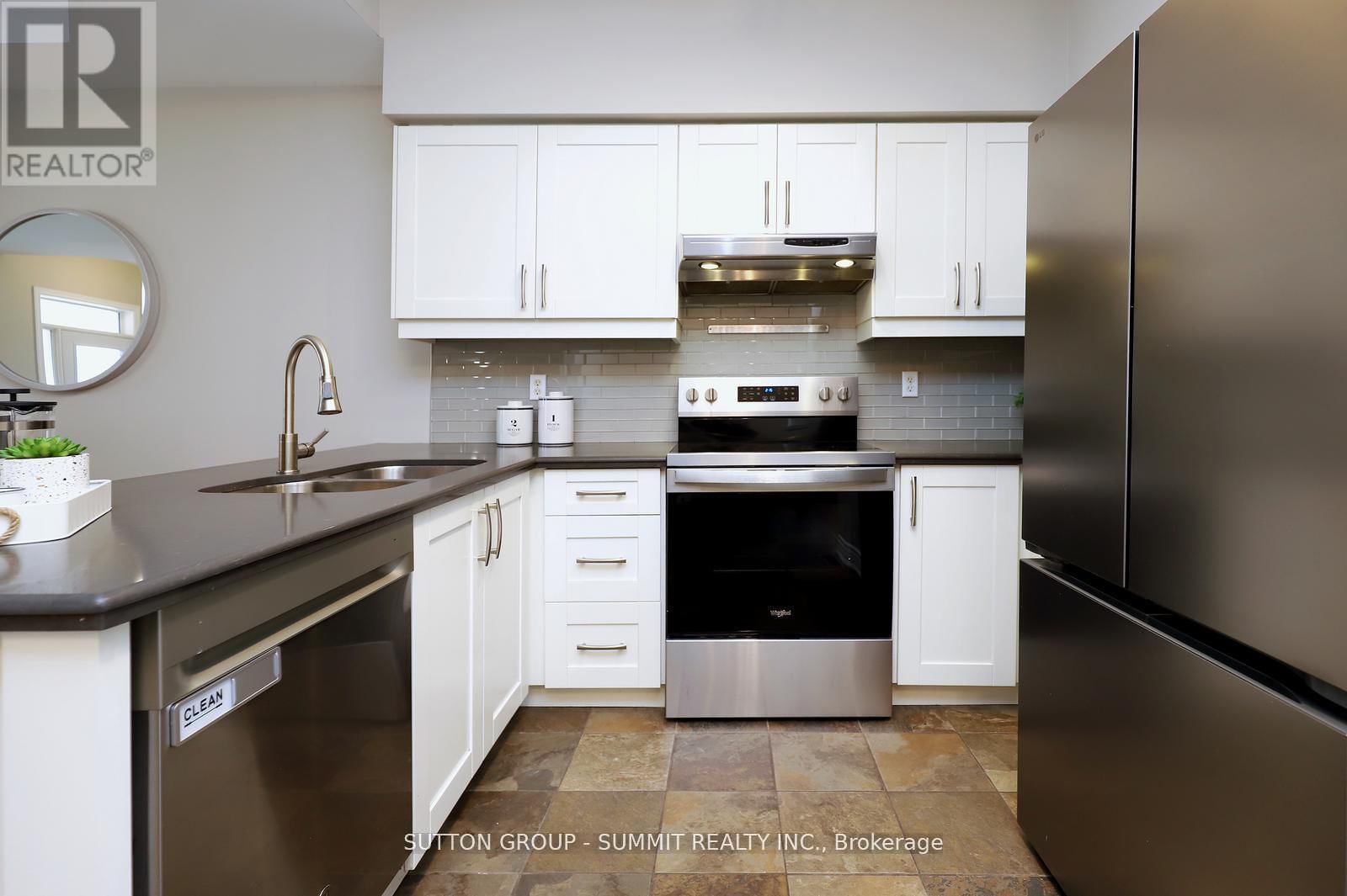 260 GLENASHTON DRIVE Image 12