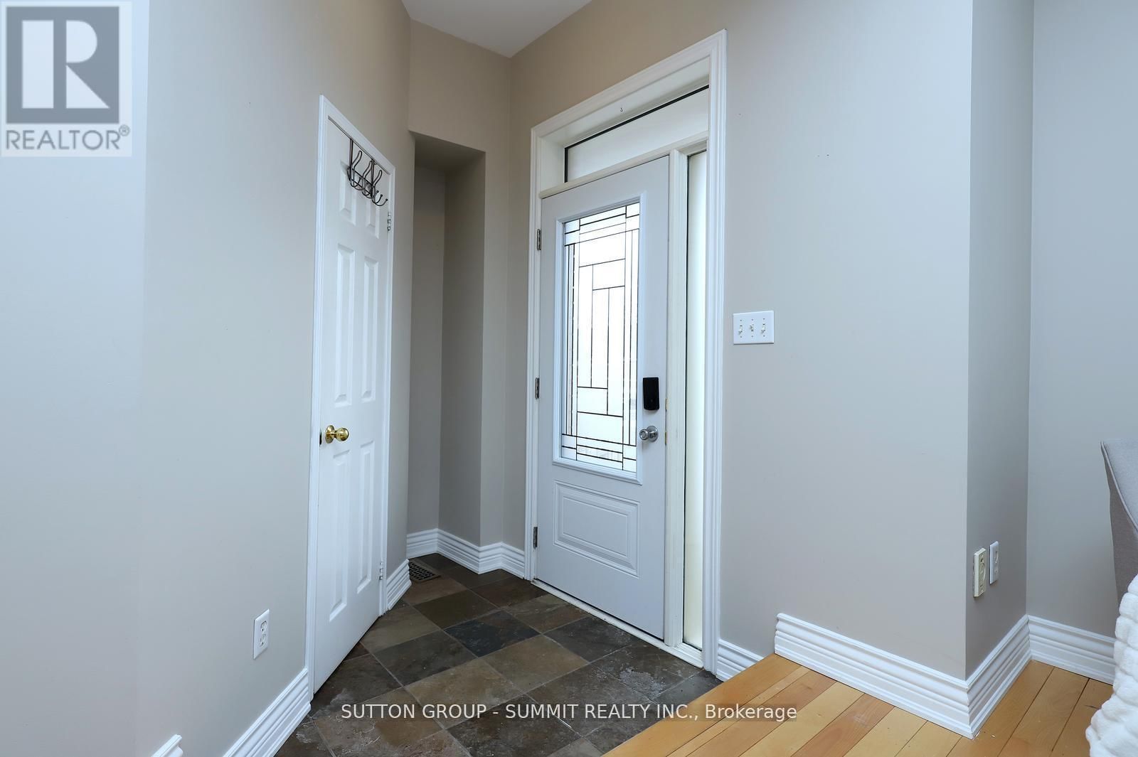 260 GLENASHTON DRIVE Image 3