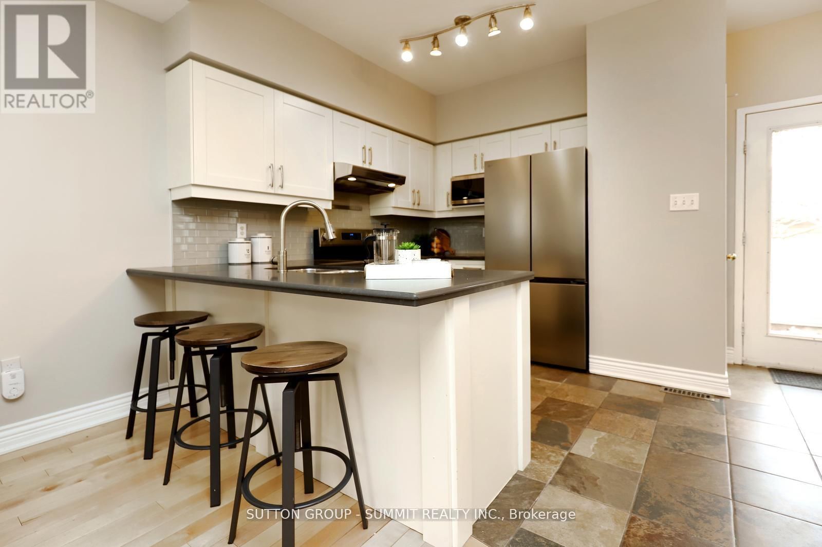 260 GLENASHTON DRIVE Image 9