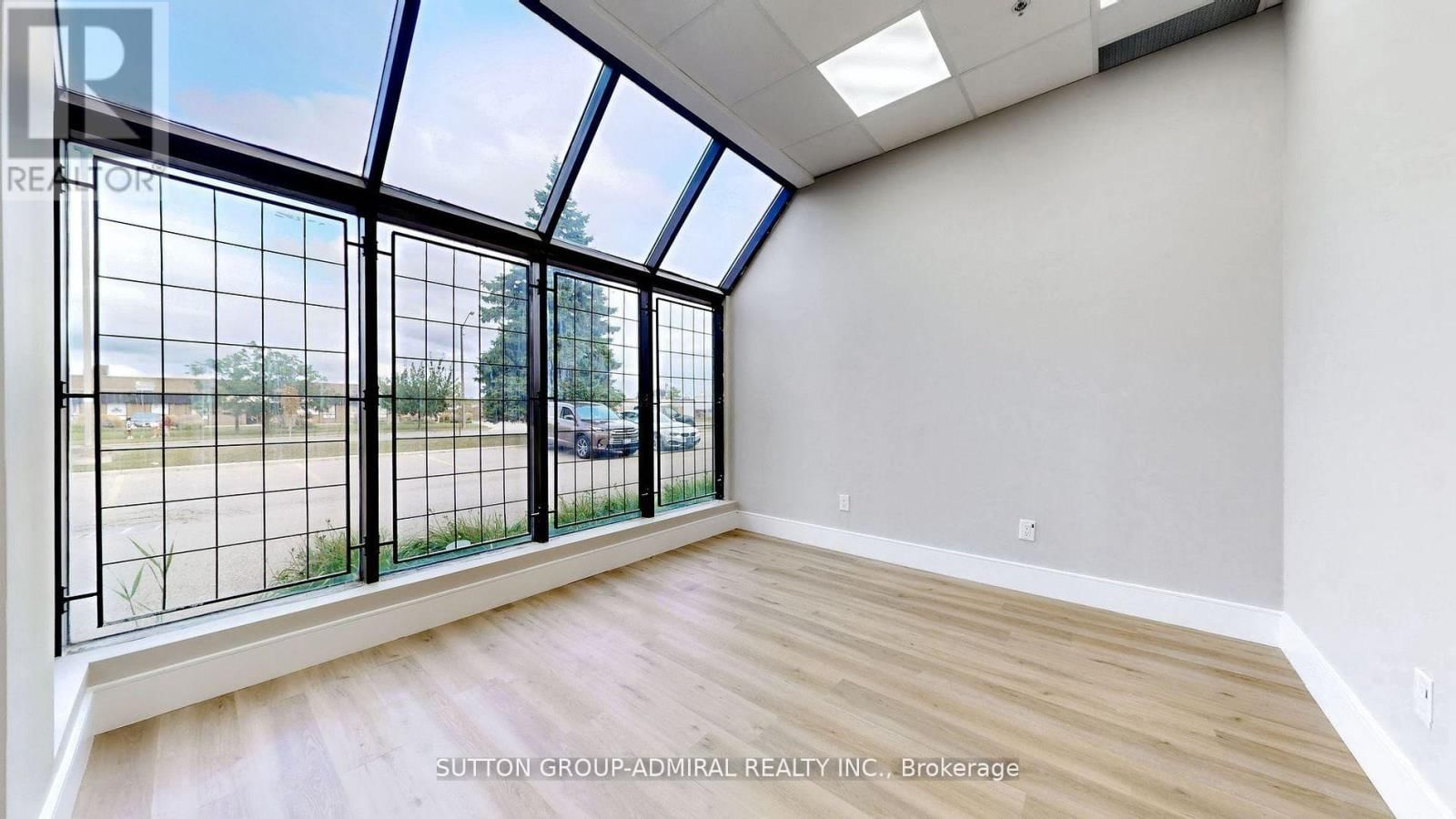 18 and 19 - 800 PETROLIA ROAD Image 20