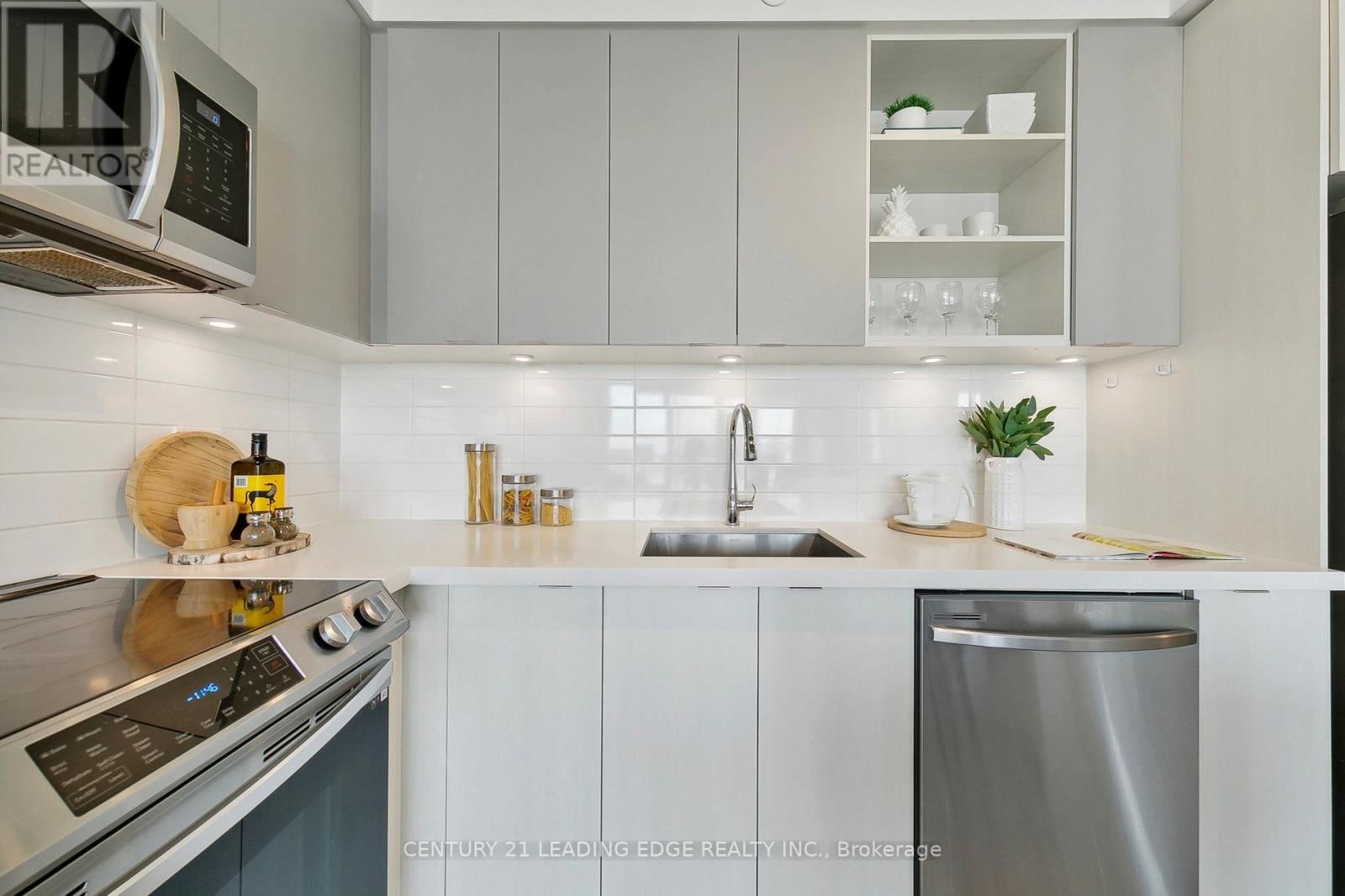 302 - 4655 METCALFE AVENUE Image 11