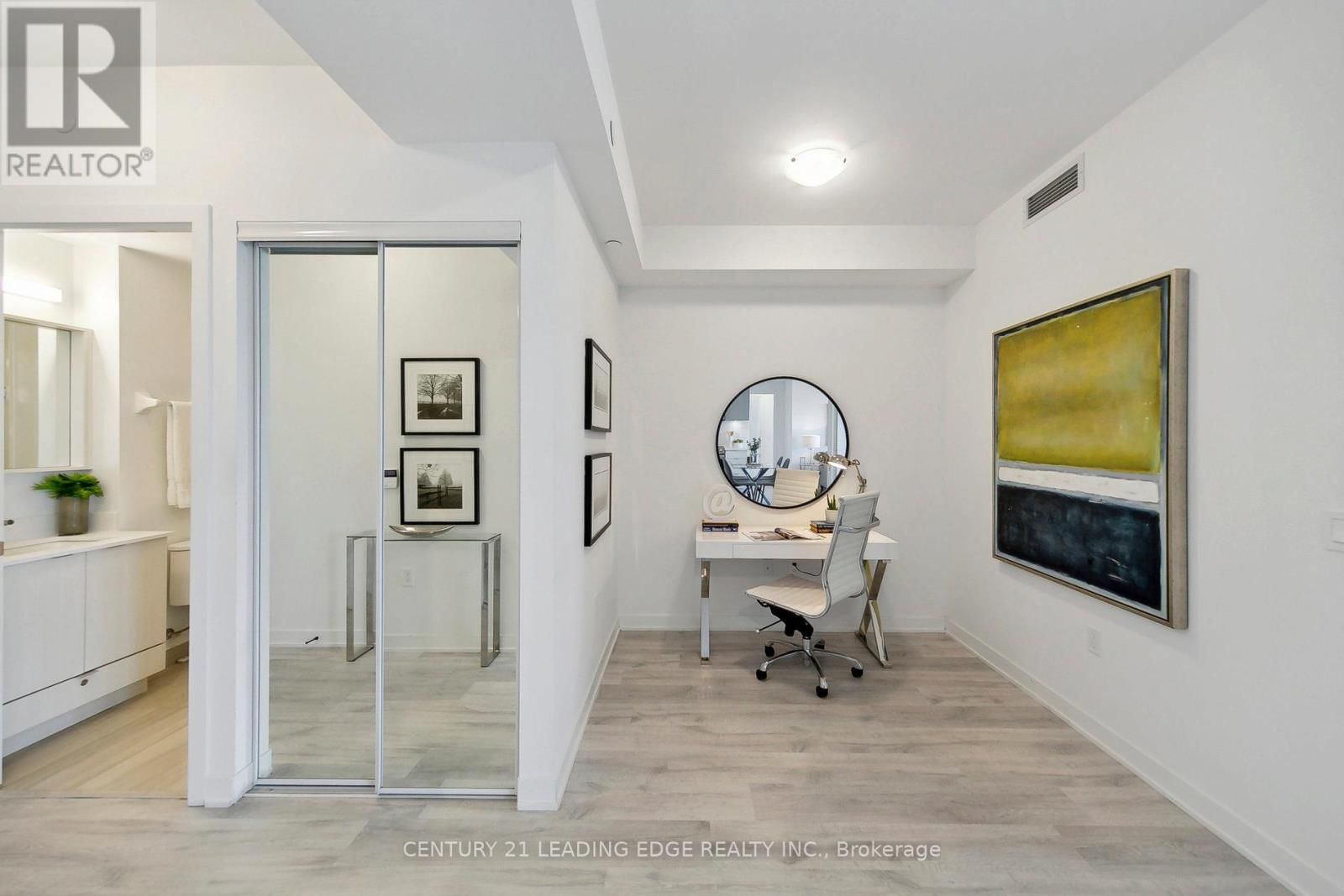 302 - 4655 METCALFE AVENUE Image 3