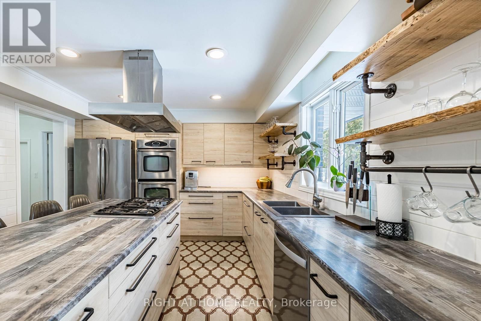 2123 GORDON DRIVE Image 19