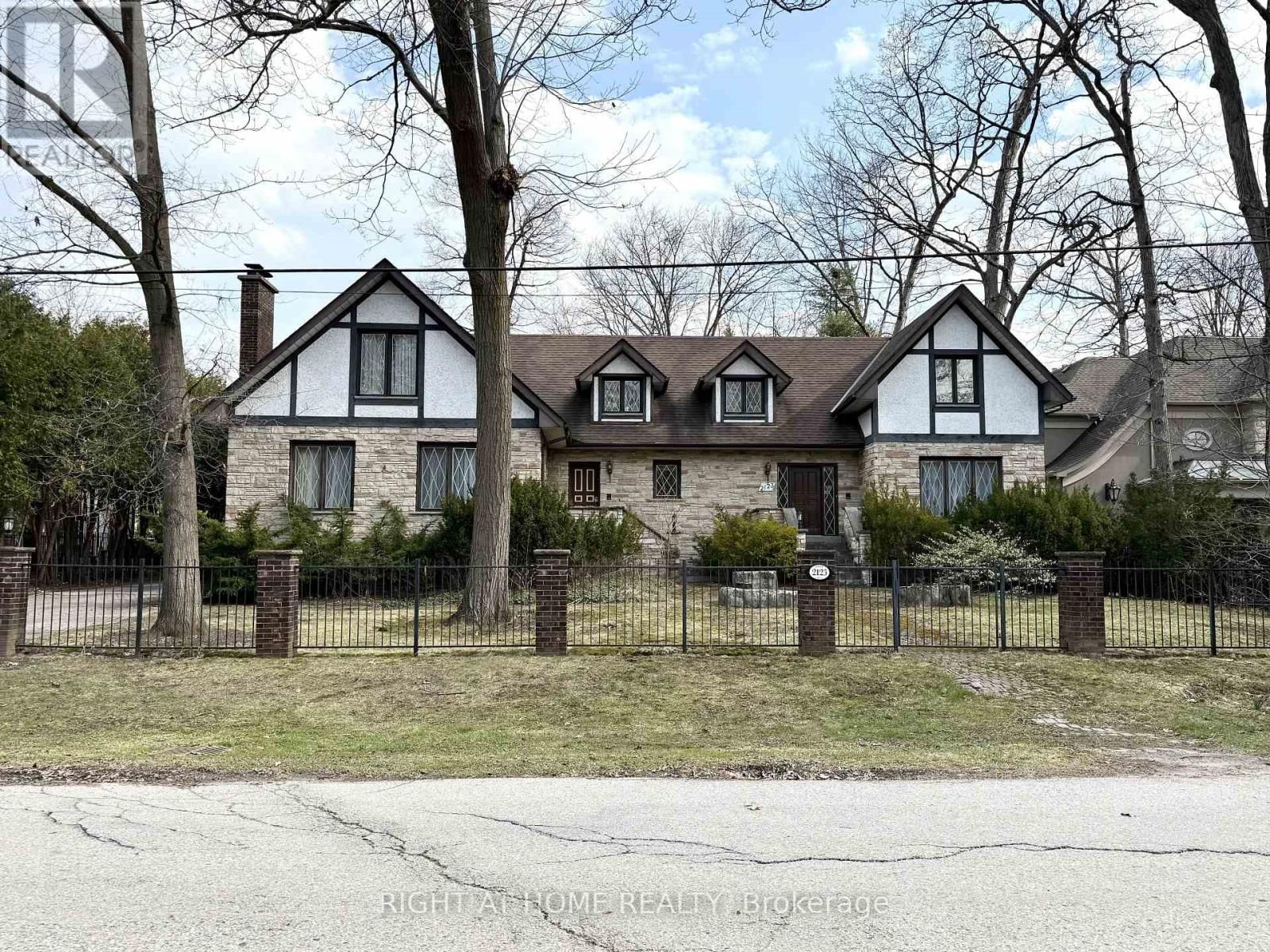 2123 GORDON DRIVE Image 3